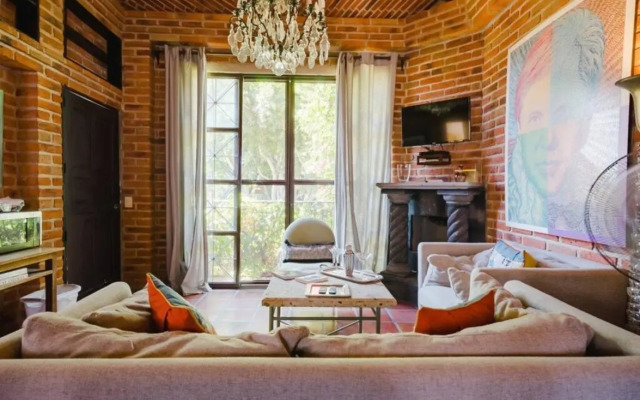 Be a Diva in the Queen's Suite at Inn Ajijic