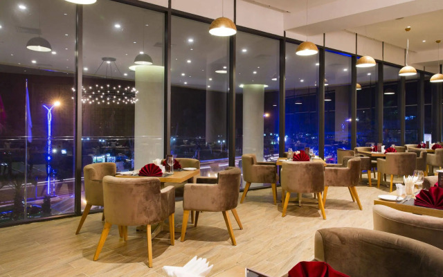 Starcity Hotel & Condotel Beachfront Nha Trang