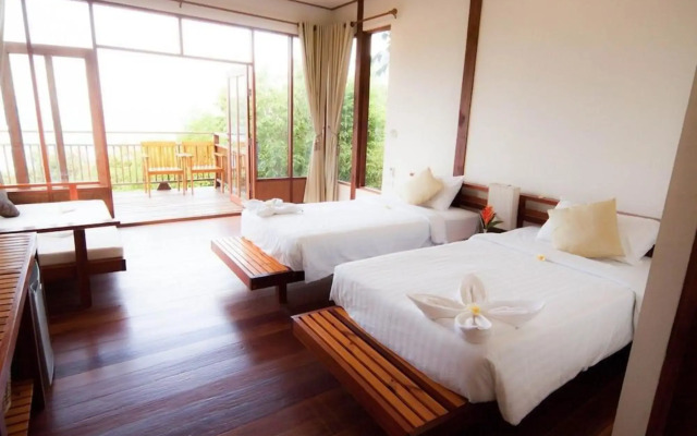 AmaresA Resort & Skybar