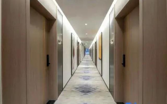 Jingfang E-Sports Hotel (Jiangyin Central Hospital)