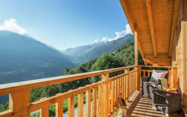 Unique Holiday Home in Heremence in the ski Area