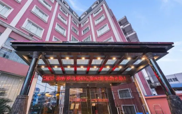 Oriental Roman Holiday Hotel