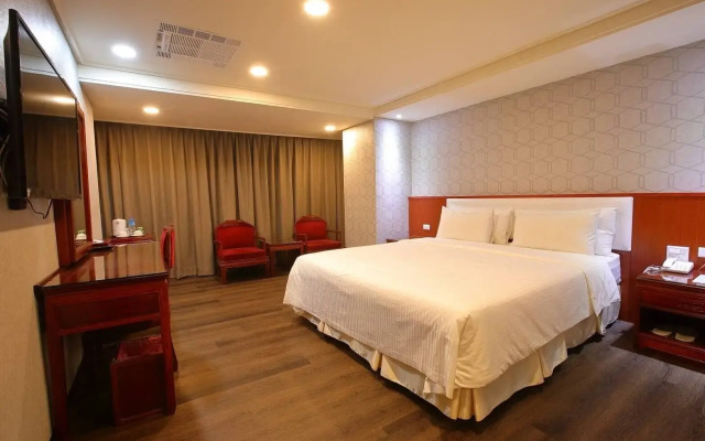 New Plaza Hotel