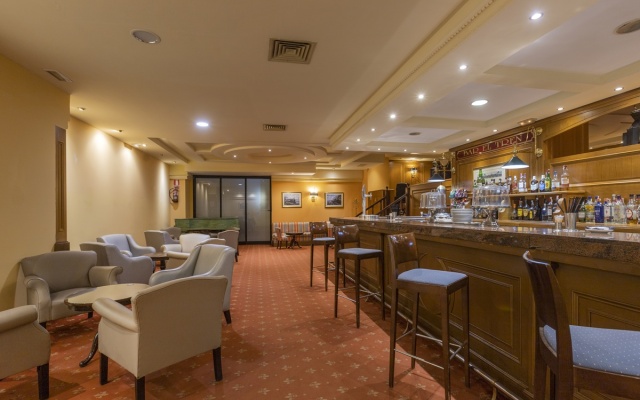 Отель Las Palmeras Affiliated by FERGUS 