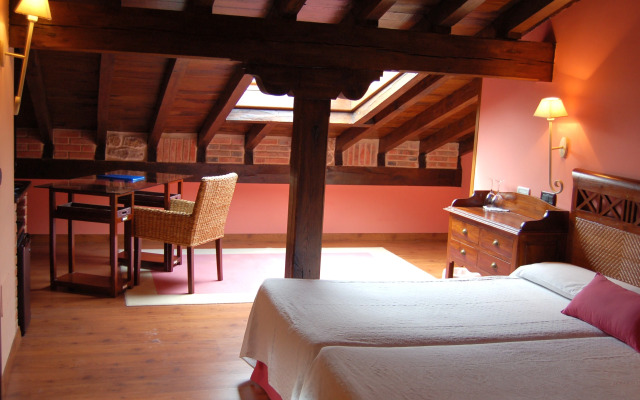 La Casona de Revolgo