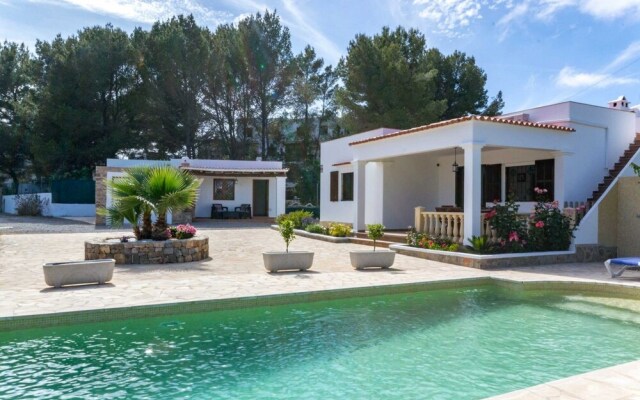 Cana Lali - House with Bungalow