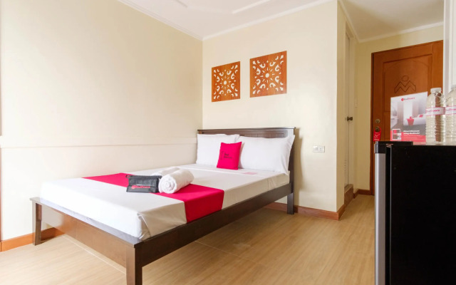 RedDoorz Plus near Johnson and Johnson Paranaque