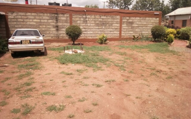 Mumbi Rose Guest House