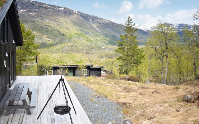 Beautiful Home in Skare With Wifi and 5 Bedrooms