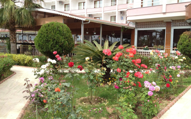Royal Ideal Beach Hotel