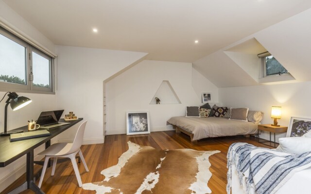 Stylish 3 Bedroom Pool House In Surry Hills