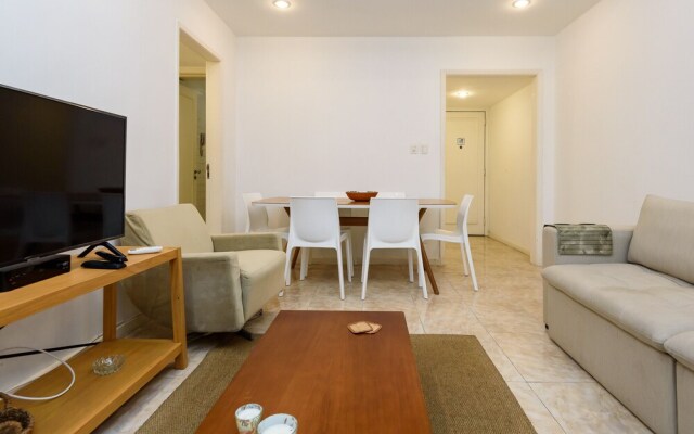Cavirio Re305 Modern Flat in Ipanema Beach