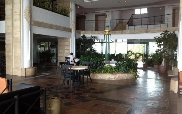 Phet Cha-am Plaza & Resort