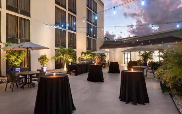 Doubletree by Hilton Fort Myers at Bell Tower Shops