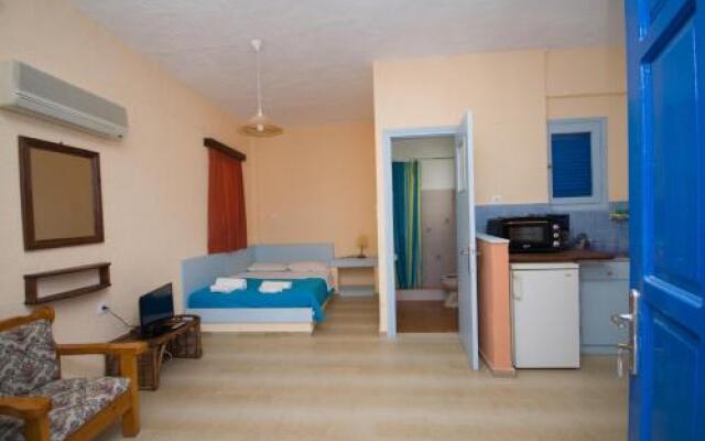 Gialos Studios & Apartments