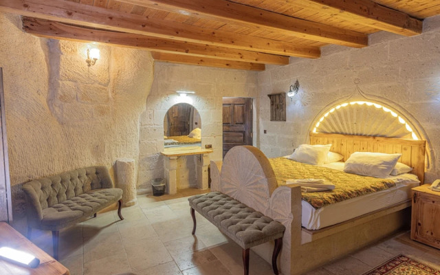Zeus Cave Suites