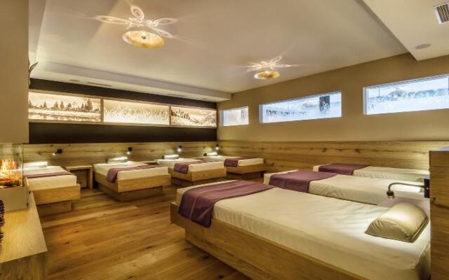 Dolomites Hotel La Fradora