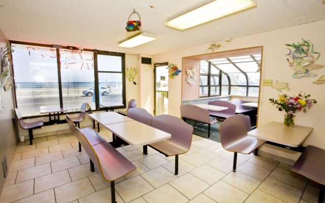 Aloha Oceanfront Motel