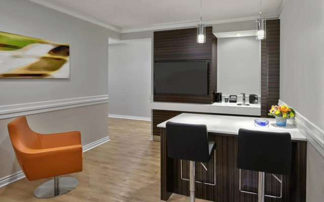 Delta Hotels by Marriott Edmonton Centre Suites