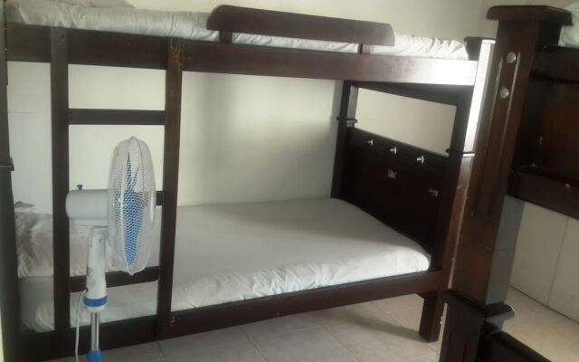 Memphis Hostal - Hostel