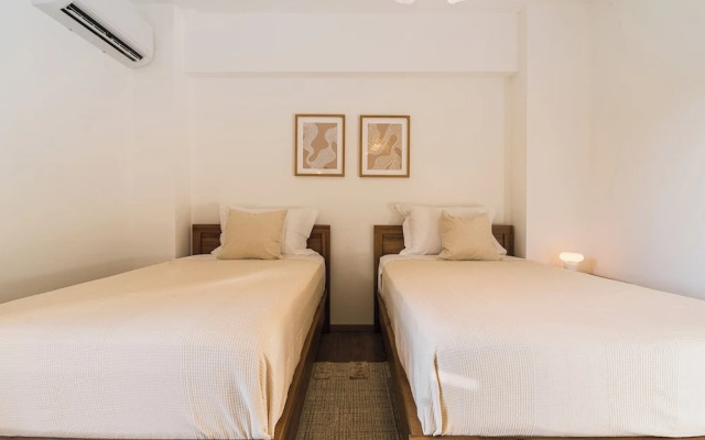 City Center Modern Boho Stay
