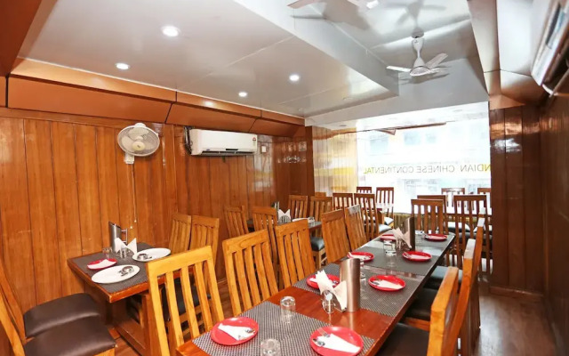 OYO 18870 Hotel Lajja Palace