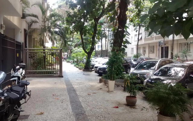 Apartamentos em Gomes Carneiro 84/Copanema