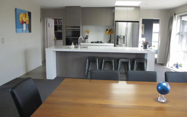 Halkett Grove Bed and Breakfast