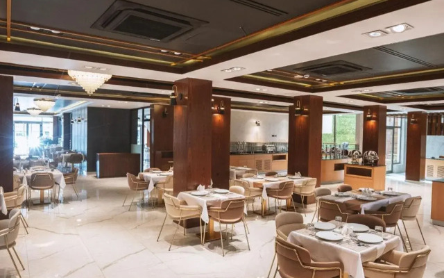Noor Land Hotel
