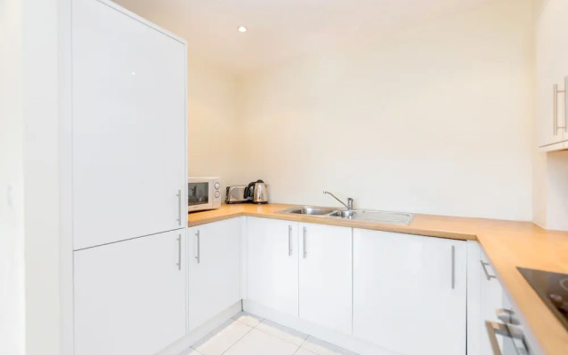 Roomspace Apartments -Westnye House