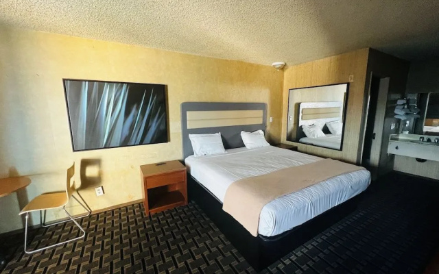 Casa Playa Inn & Suites Stanton Anaheim Area