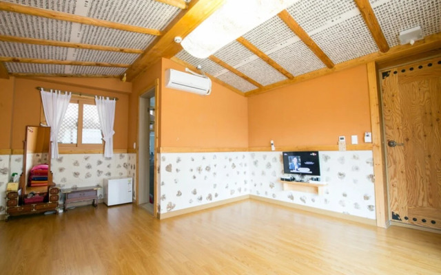 Jeonju Tteulanchae Hanok Stay