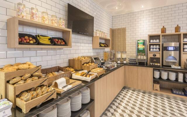 Premier Inn Cologne City Sud Hotel