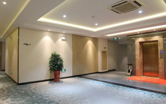 Greentree Inn Danyang Wuyue Plaza Railway Station