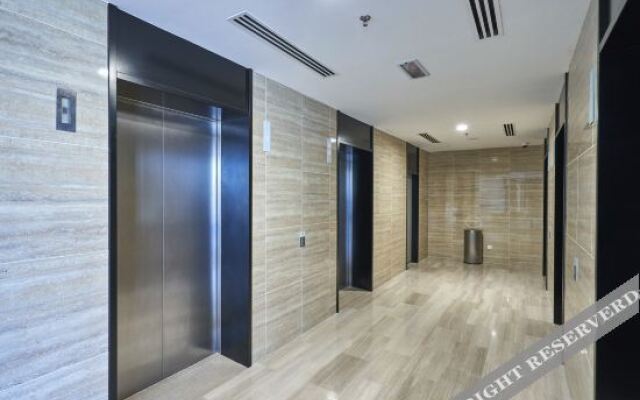 OYO Home 935 Breathtaking Studio Imperio Residence