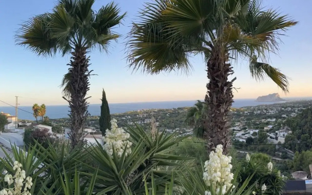 Villa Miraflores Comfortable Holiday Residence