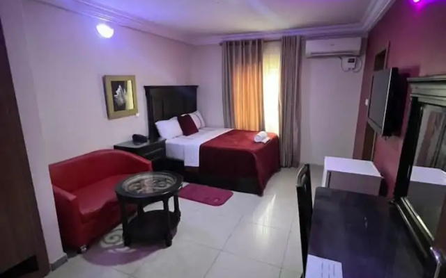 Emperor's PLace Luxury Room