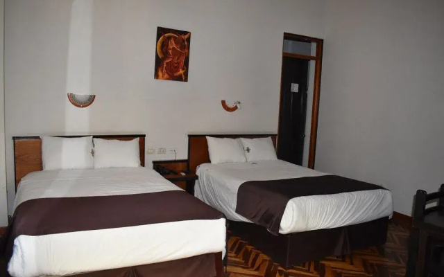 Colonial Plaza Hotel