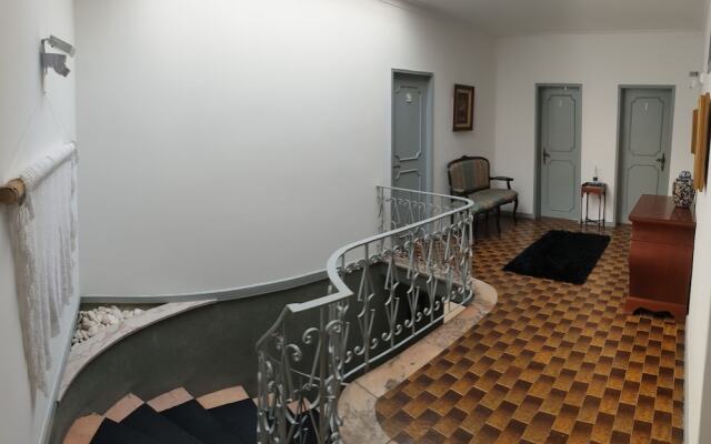 Colina Guesthouse - Braga