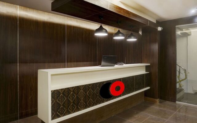 Capital O 38128 Omkar Executive