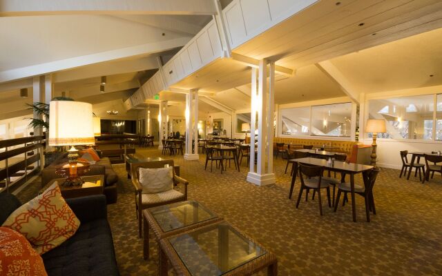 Ashland Hills Hotel & Suites