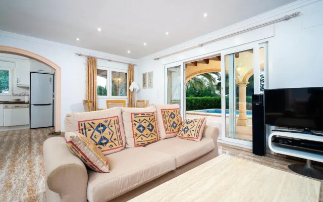 Charming 3-bed Villa in Denia, First Beach Line