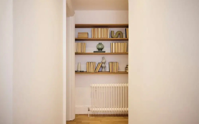 Hampstead Parkside Apartment