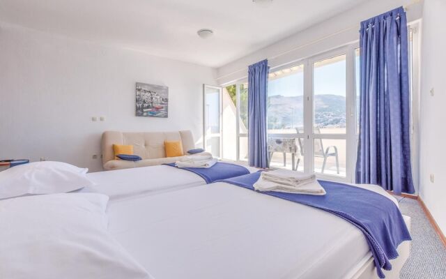 Beautiful Home in Stobrec With Wifi and 0 Bedrooms