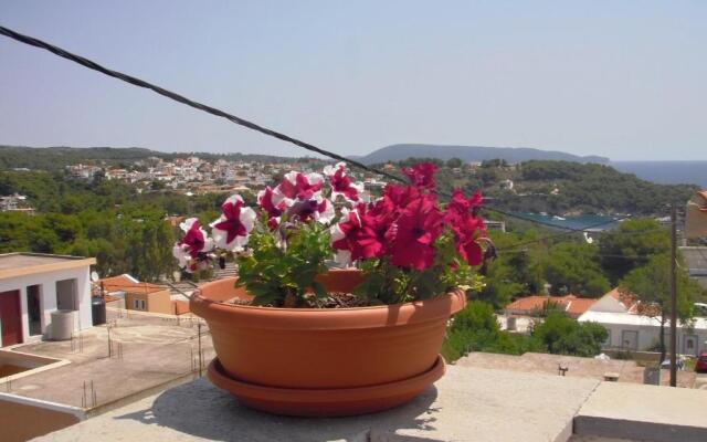 Ikos Studios And Apartments