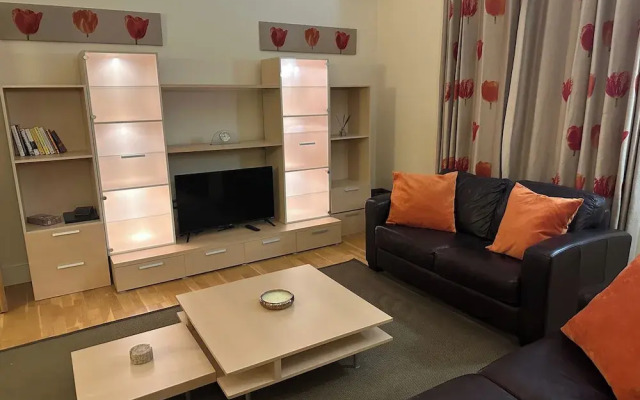 Executive Apartment, Woodford Mill, Witney