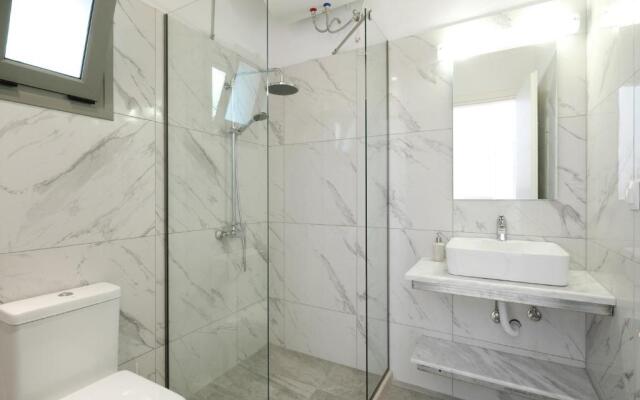 Marina Vista Luxury Studio suites Beach front