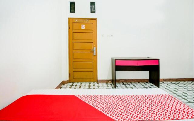 OYO 3748 Rn Syariah Guest House