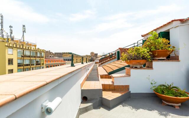 Jacuzzi on the Rooftop by Wonderful Italy