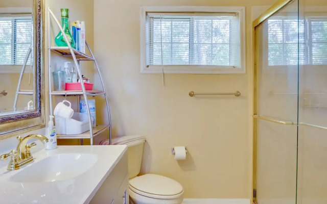 Sunny Florida Getaway w/ Patio, Near Disney World!